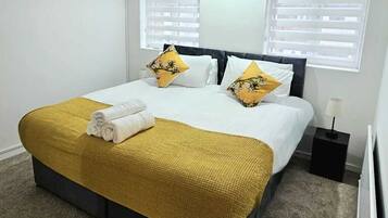 3 bedrooms, iron/ironing board, WiFi, bed sheets