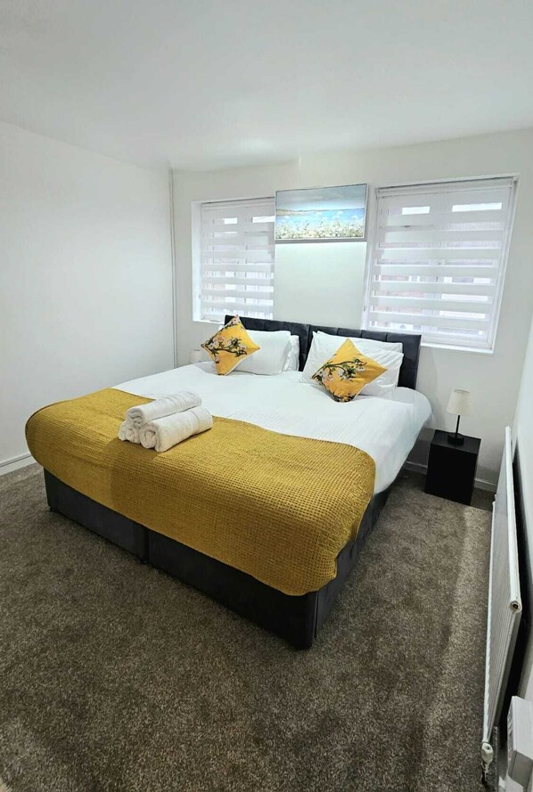 3 quartos, ferros/tábuas de passar roupa, Wi-Fi, roupa de cama