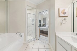 Shower, towels - High Floor Panoramic Views 2 Bedroom Unit Casual Elegance 1410 (Miramar Beach)