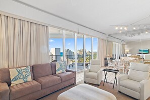 Smart TV - High Floor Panoramic Views 2 Bedroom Unit Casual Elegance 1410 (Miramar Beach)