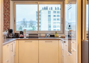 Fridge, microwave, oven, dishwasher - PERLE DE LA SEINE, superbe F3 vue seine et cathédrale (Rouen)