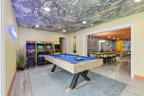 Games room - Backyard Oasis • Pool •  Hot Tub • Putt Putt • Bar (Largo)