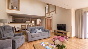 Living area - Largo - sleeps 8 guests in 4 bedrooms (Lundin Links)