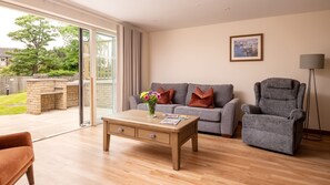 Living area - Selkirk - sleeps 6 guests  in 3 bedrooms (Lundin Links)
