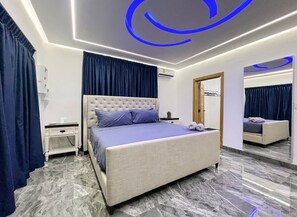 Silitysrauta/-lauta, Wi-Fi, vuodevaatteet