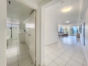 Interior - Seventh-Floor Ocean View Apartment, Walk to Beach (Surfers Paradise)