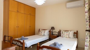 2 makuuhuonetta, silitysrauta/-lauta, ilmainen Wi-Fi, vuodevaatteet