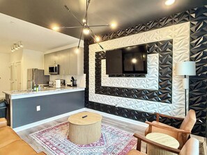 TV - Modern 1BR Condo in O4W - Prime ATL Location (Atlanta)