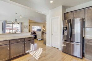 Interior - Westland Estate! Whole Duplex Near OCC w/ Views (Colorado Springs)