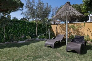 Property grounds - Rural House 'Casas Pepe 3' with Private Terrace, Wi-Fi, and Air Conditioning (Los Caños de Meca)