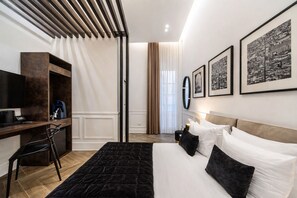 خزنة داخل الغرفة وستائر تعتيم ومكواة/لوح كي وواي فاي مجانًا