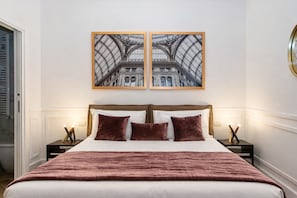 In-room safe, blackout curtains, iron/ironing board, free WiFi - Umberto 34 Collection (Naples)