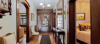 Clifton House - Spacious 5 Bedroom Character Home