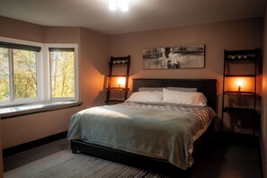 3 bedrooms, WiFi, bed sheets - Tranquil Nature Retreat on 12 acres! (Chattaroy)