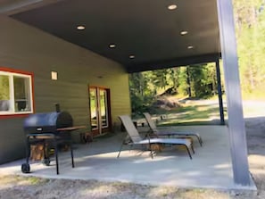 Terrace/patio - Tranquil Nature Retreat on 12 acres! (Chattaroy)