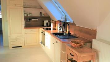 Kühlschrank, Ofen, Herdplatte, Geschirrspüler