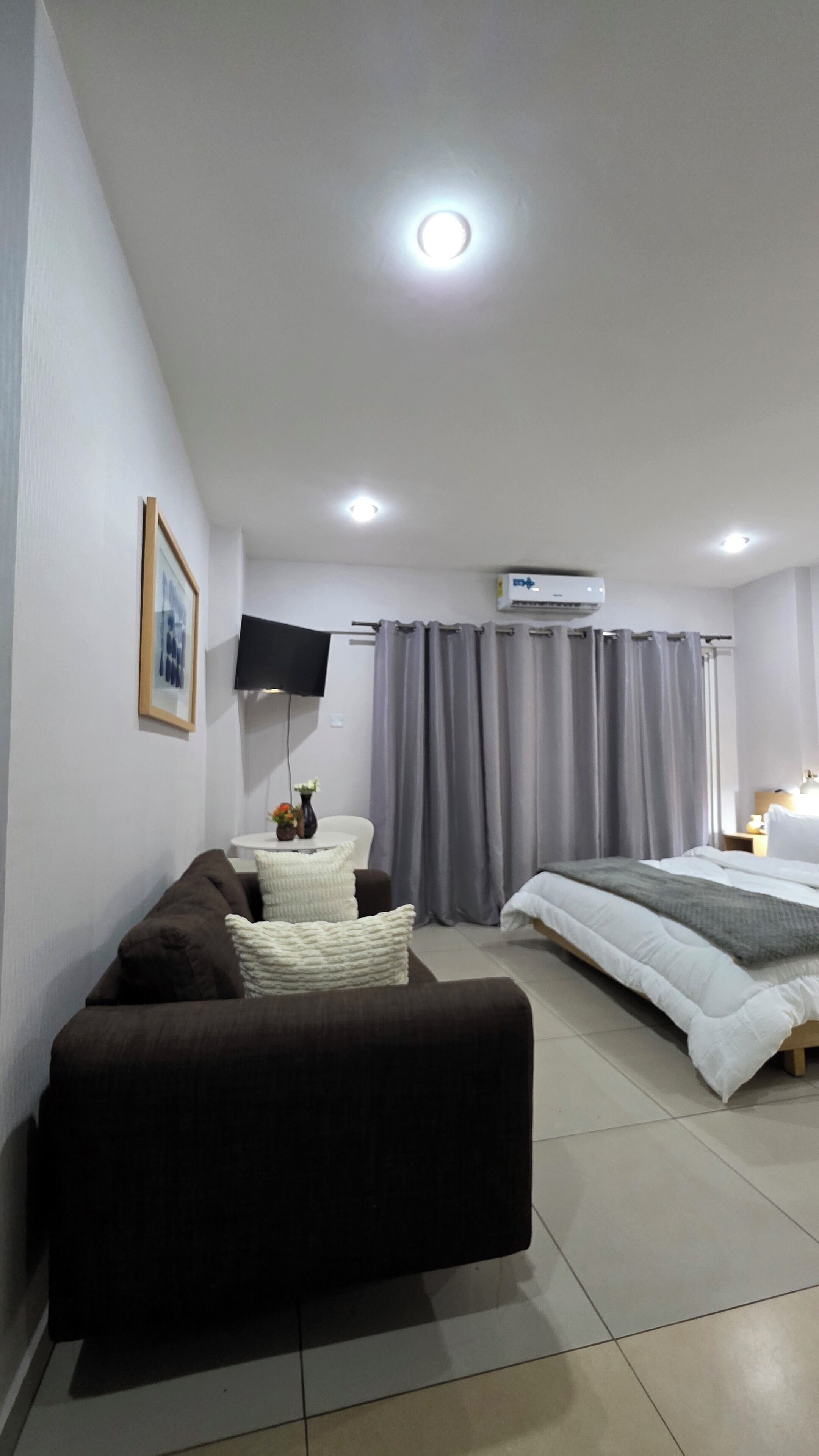 Comfort Studio Suite, City View | Laptop workspace, iron/ironing board, free WiFi
