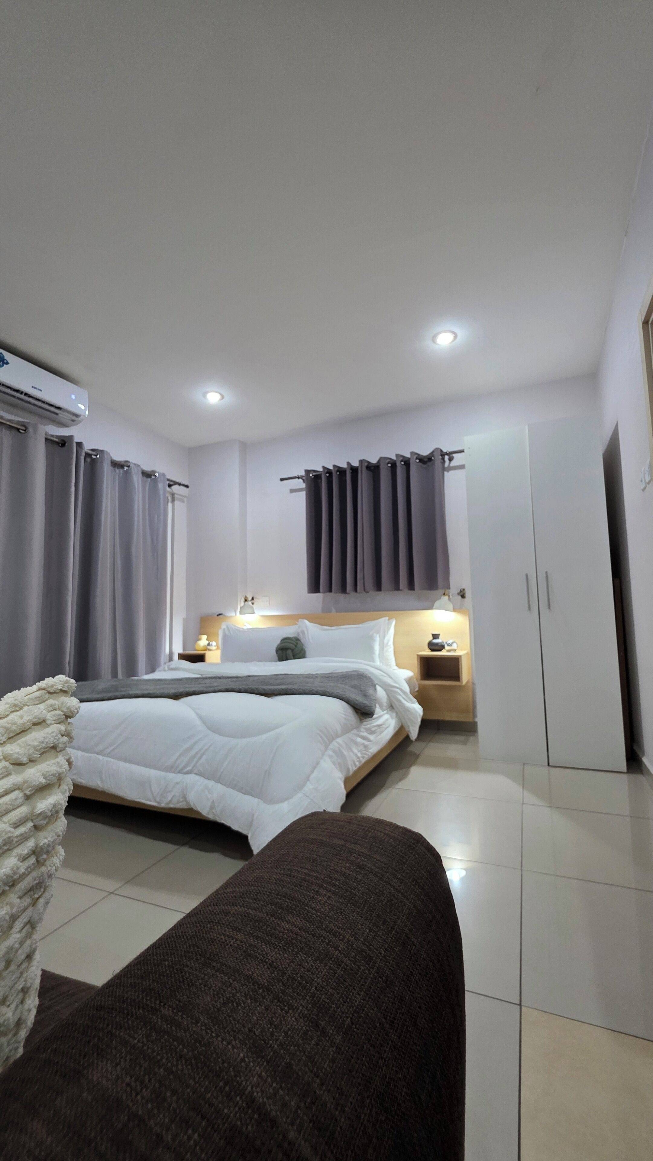 Comfort Studio Suite, City View | Laptop workspace, iron/ironing board, free WiFi