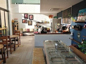 Comfort Studio Suite, City View | Dining - The Gallery Luxury Suites CPG (Accra)