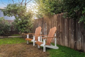 Terrace/patio - 3-bedroom house in welcoming Chico down the street from Enloe Hospital (Chico)