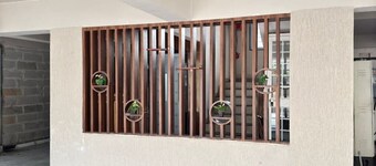 Crane House: Spacious 2BHK AC Flat by Bleisure