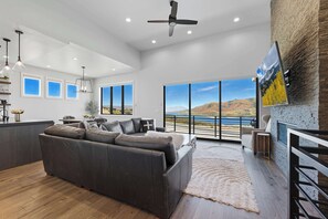 Smart TV, fireplace, video games, stereo - Park City Getaway w/ Hot Tub + Lake & Mtn Views (Hideout)