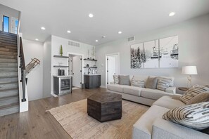 Smart TV, fireplace, video games, stereo - Park City Getaway w/ Hot Tub + Lake & Mtn Views (Hideout)