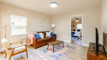 3 dormitorios, escritorio, tabla de planchar con plancha y Internet