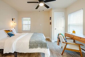 3 室のベッドルーム、デスク、アイロン / アイロン台、WiFi (無料)