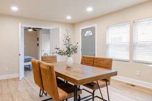 Dining - Spacious 3BR Home 10 Mins to Mercedes-Benz Stadium (Atlanta)