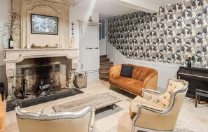 TV, fireplace, ping pong - Superbe maison de ville (La Réole)