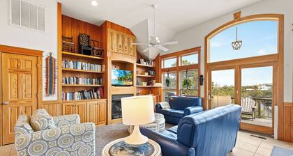 New To VRBO - Beautiful canal front with sound views & 4 en-suite bedrooms