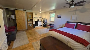 1 soverom, strykejern/-brett, wi-fi og sengetøy