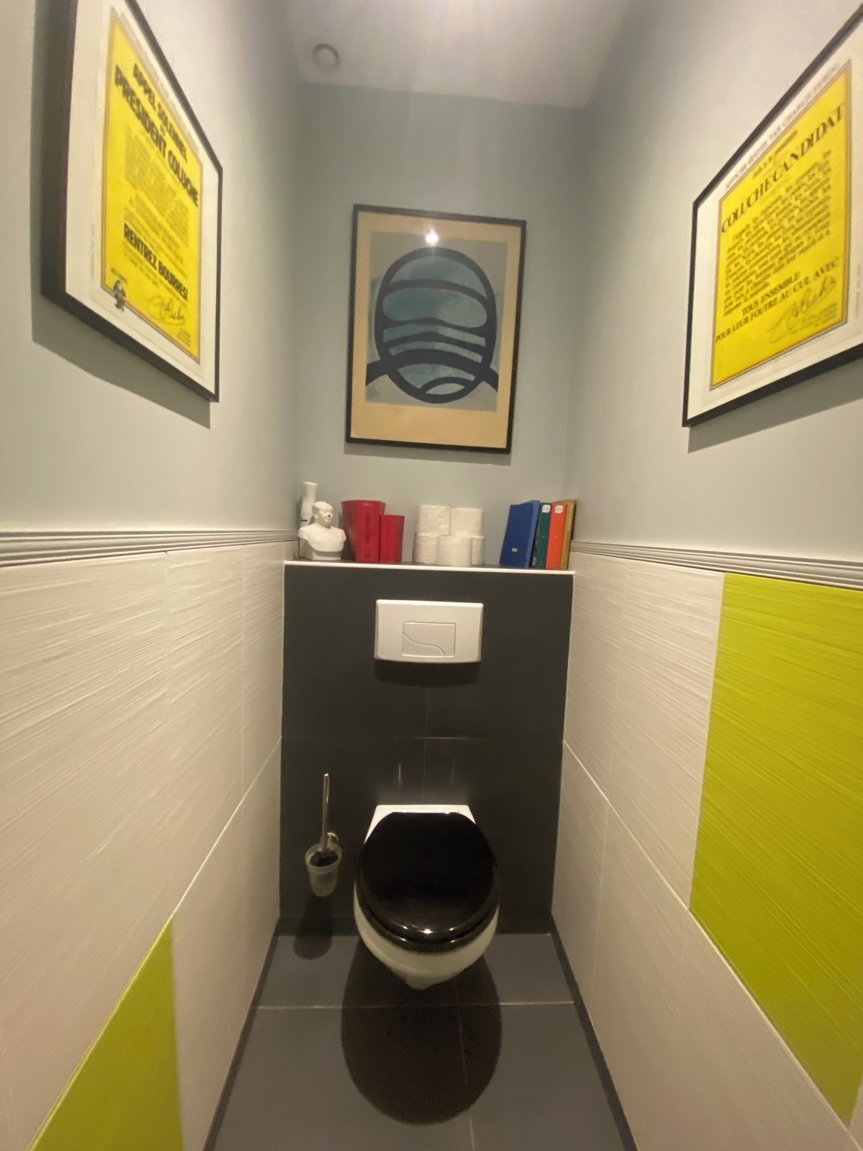 Sèche-cheveux, serviettes fournies, savon, papier toilette