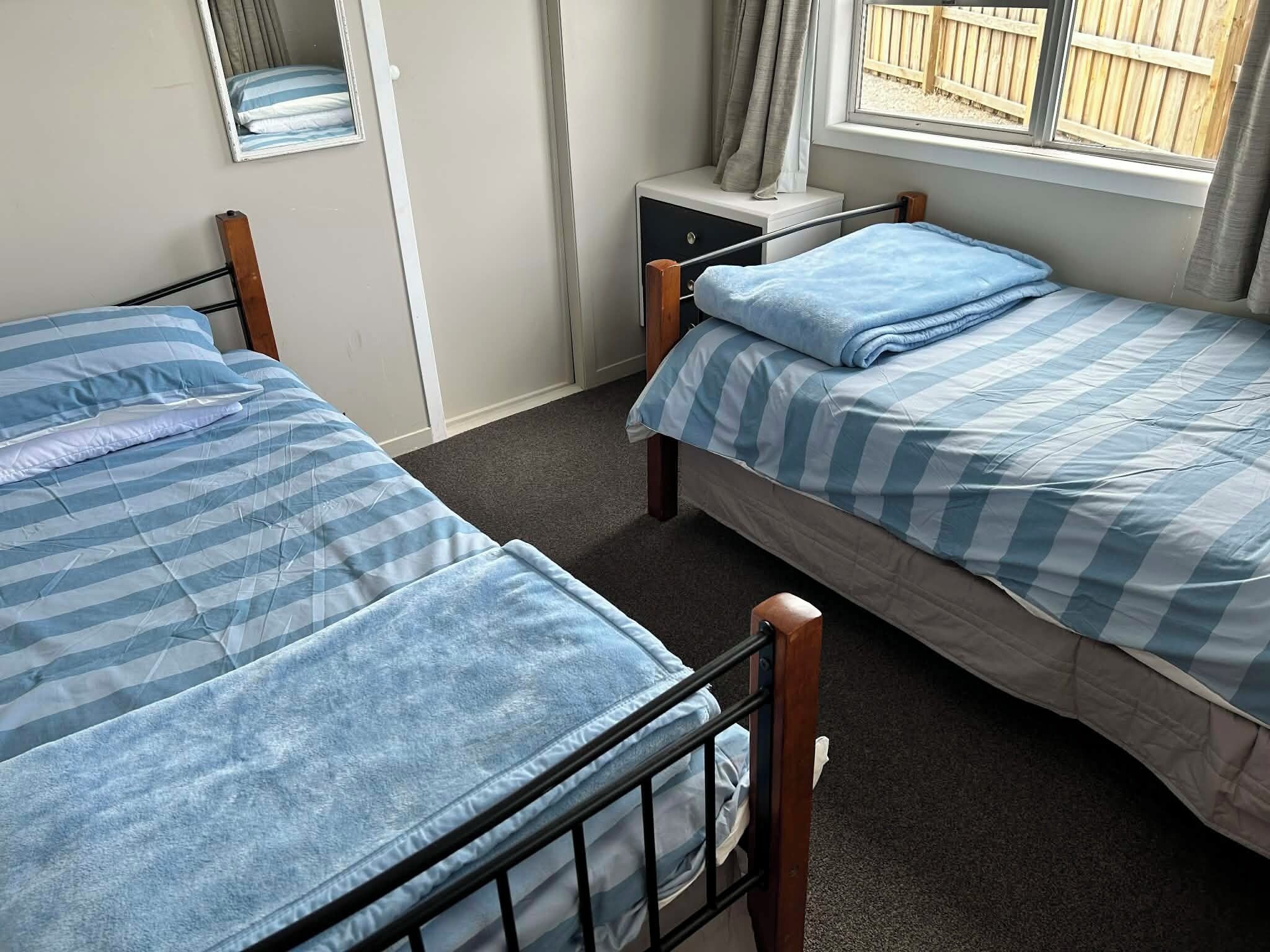 4 makuuhuonetta, silitysrauta/-lauta, Wi-Fi, vuodevaatteet