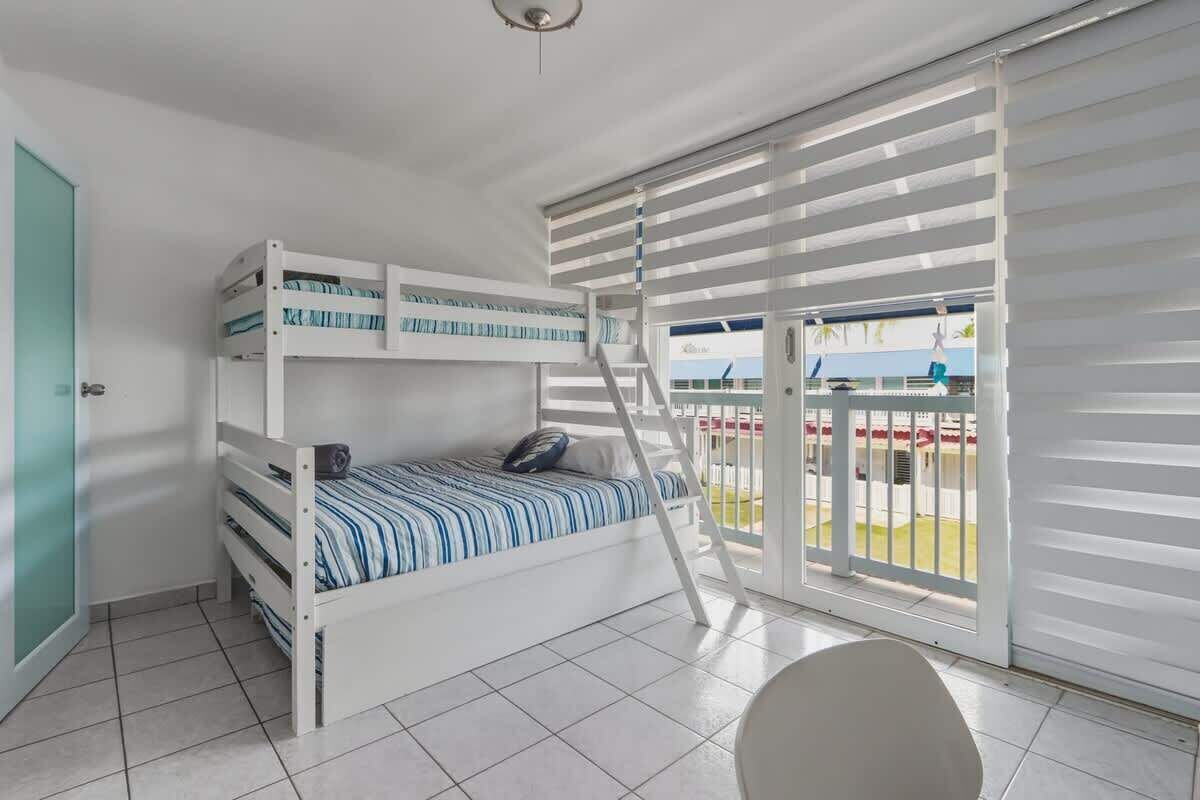 3 bedrooms, desk, iron/ironing board, travel crib