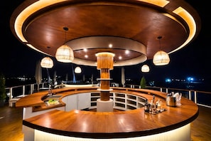 2 bars/lounges - Hathor dahabiya cruise (Luxor)
