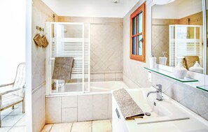 Douche, sèche-cheveux