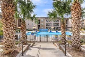 Pool - LUX Resort-Inspired 2BR | Near Houston | Pool, Gym (Magnolia)