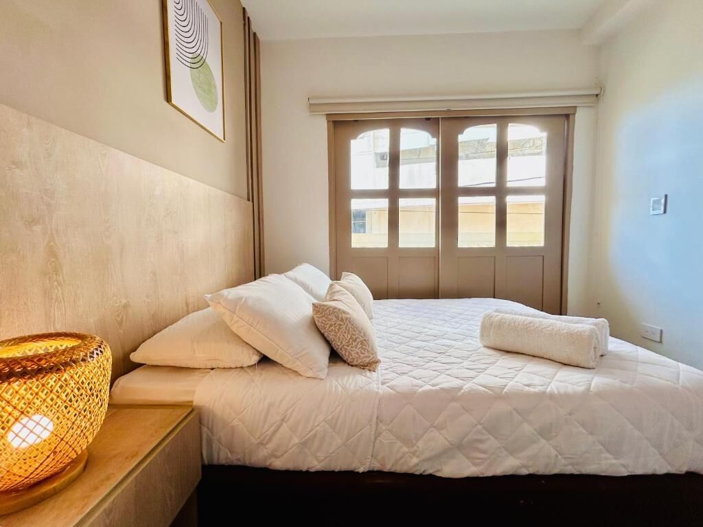 Caja de seguridad en la habitación, cortinas blackout y wifi gratis 