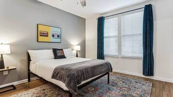 Bureau, Wi-Fi, draps fournis