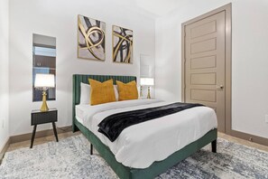 WiFi - Modern Luxe Oasis, Rooftop Pool, Near Austin (Georgetown)