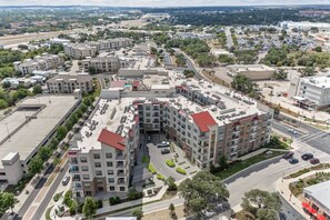 Exterior - Modern Luxe Oasis, Rooftop Pool, Near Austin (Georgetown)
