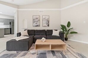 Televisión y chimenea 