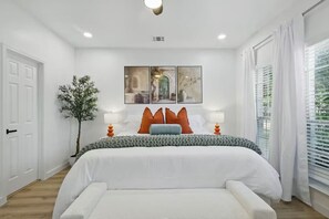 5 bedrooms, desk, free WiFi, bed sheets - Extended Stay - Fully Furnished Luxury Home (Plano)