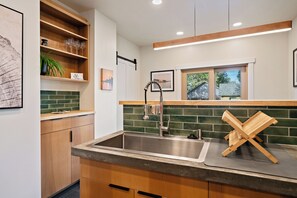 Interior - Newly remodeled 1-bedroom house in walking distance to downtown Livingston (Livingston)