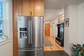 Interior - Newly remodeled 1-bedroom house in walking distance to downtown Livingston (Livingston)