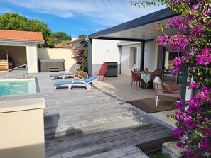 Outdoor dining - Ref 038 - Exceptional villa with private pool and jacuzzi in the center of Soulac-sur-Mer (SOULAC SUR MER)