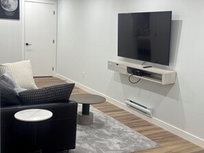 Living area - Modern Calgary Stay | Free Parking, Fast Wi-Fi (Calgary)
