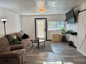 TV - Adorable 1-bedroom cottage with AC in charming Foresthill.Located in Todd Valley (Foresthill)